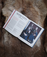 Last inn bildet i Galleri-visningsprogrammet, Sápmi strikk - en reise i garn og farger