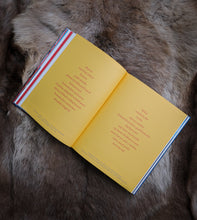 Last inn bildet i Galleri-visningsprogrammet, Sápmi strikk - en reise i garn og farger