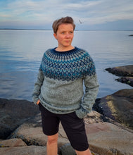 Last inn bildet i Galleri-visningsprogrammet, Kyst Genser - Strikkeoppskrift
