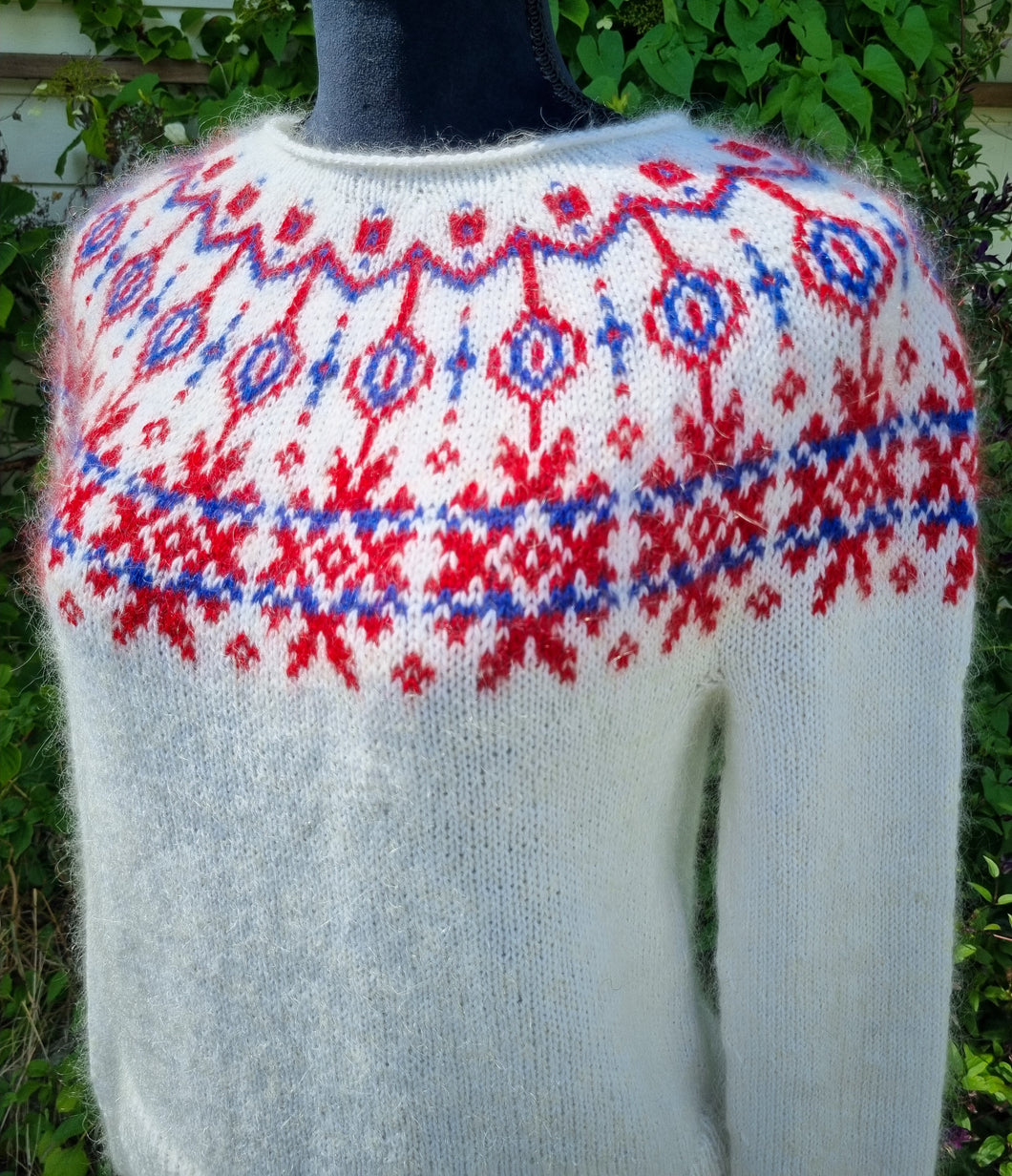 Ullobáidi Geassi Mohair - håndstrikket genser strl. S