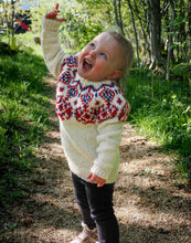 Last inn bildet i Galleri-visningsprogrammet, Ullobáidi Mánna - Ullgenser Barn - Strikkeoppskrift
