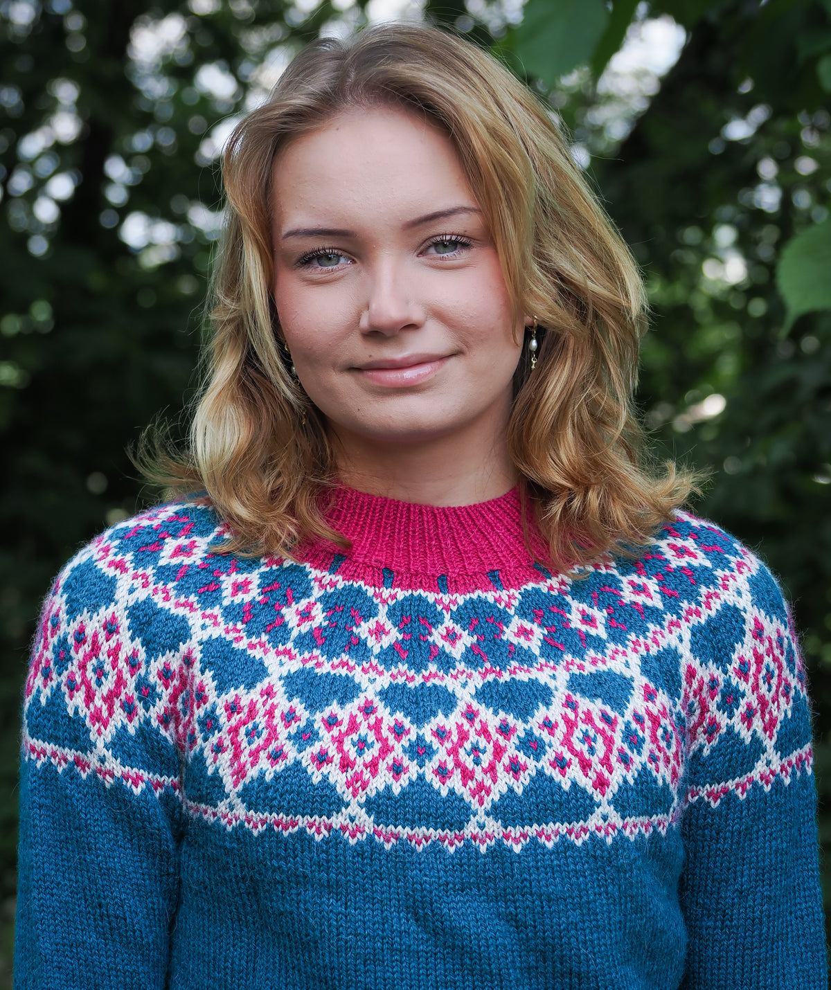Risku - Brooch English Knitting Pattern