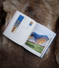 Last inn bildet i Galleri-visningsprogrammet, Sápmi strikk - en reise i garn og farger
